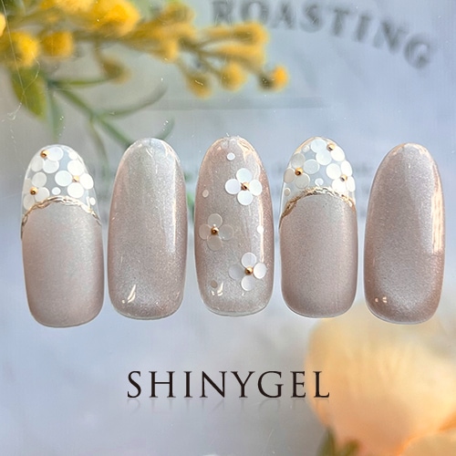 可憐フラワーネイル