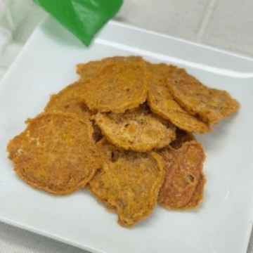 京のおやつ　にんじんとチキンのうす焼き