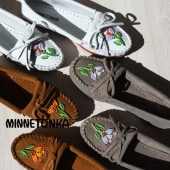 MINNETONKA �ߥͥȥ� �ӡ��� �⥫���� �ۥ磻�� ZIIGWAN WAABIGWAN MOC ��������ӥ�����å� �쥶��