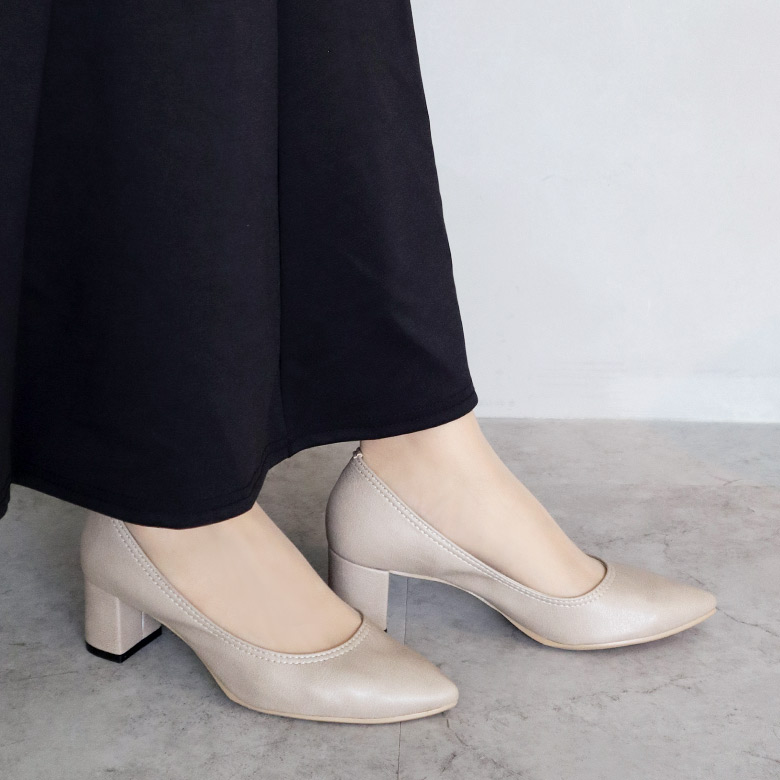 美品✨ダイアナ パンプス アーモンドトゥ ヒール 23.5 ビジネス 靴・バッグのダイアナ通販サイト ｜ オフィス パンプス
