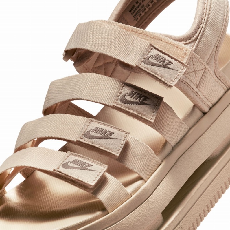 NIKE ナイキ アイコン クラシック ウィメンズ レディース サンダル 夏サンダル DH0223-102 サンドドリフト/ミンクブラウン/ヘンプ