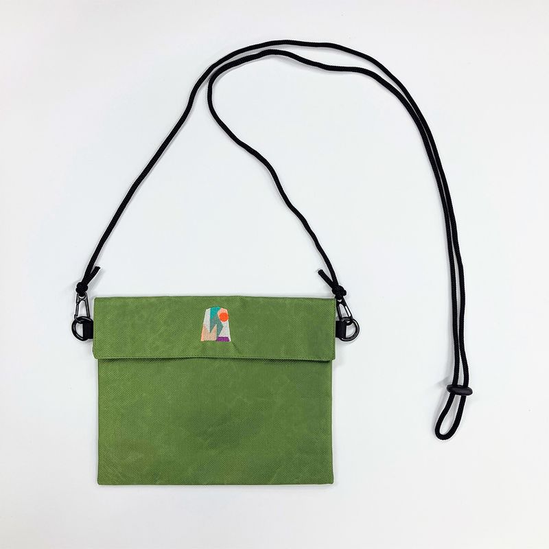 サコッシュ　グリーン・駒テラスロゴ