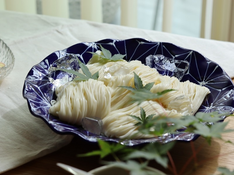 波佐見焼 ホワイトライン麻 波プレート L 瑠璃 波佐見焼 ホワイトライン麻 波プレート L 瑠璃