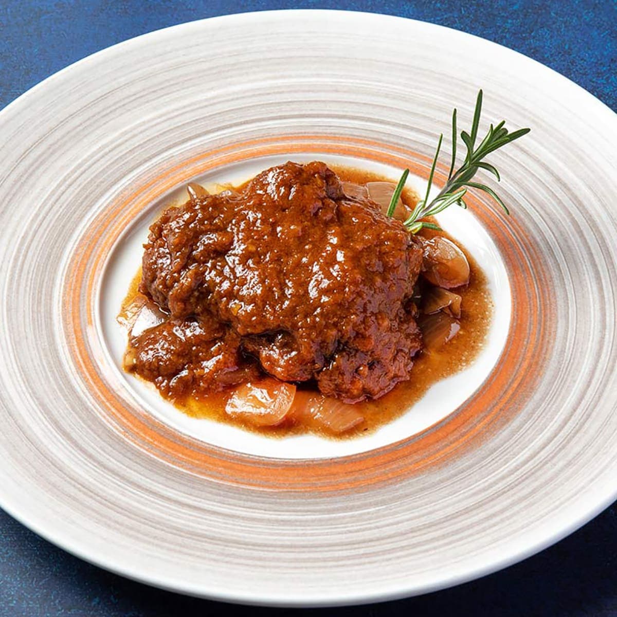 熊野牛スネ肉とたっぷり野菜のトマト煮込み