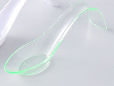 【ビュッフェスタイル】 ポリエチレン リアルトカーブハンドルスプーン　クリアグリーン （50個入）