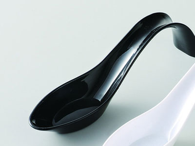 【ビュッフェスタイル】 ポリエチレン リアルトカーブハンドルスプーン　ブラック （50個入）