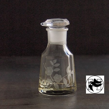 廣田硝子｜醤油さし 江戸花切子 しょうゆ差し 春・新椿 垂れない 液だれしない 調味料入れ 日本製 レトロ 家庭用 業務用