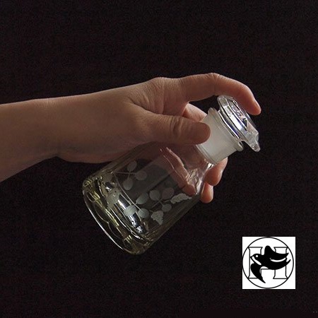 廣田硝子|醤油さし 江戸花切子 しょうゆ差し 冬・梅 垂れない 液だれしない 調味料入れ 日本製 レトロ 家庭用 業務用