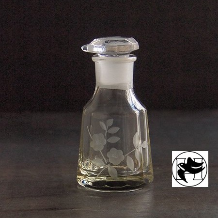 廣田硝子｜醤油さし 江戸花切子 しょうゆ差し 春・新椿 垂れない 液だれしない 調味料入れ 日本製 レトロ 家庭用 業務用