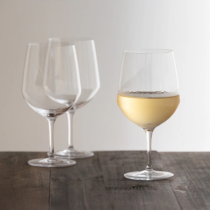 木村硝子店（Kimura Glass）sen white wine glass 340cc｜柴田文江デザインが生む、ワインにも日常使いにも寄り添う一脚　業務用から日常使いまで幅広く活躍