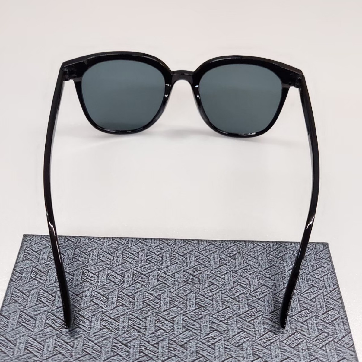 T145 �ȥ��ɴ��� ���� �������� UV400 �ڹ�� �������� ���ݡ��ĥ��󥰥饹��