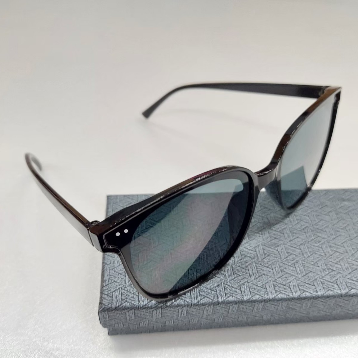 T145 �ȥ��ɴ��� ���� �������� UV400 �ڹ�� �������� ���ݡ��ĥ��󥰥饹��