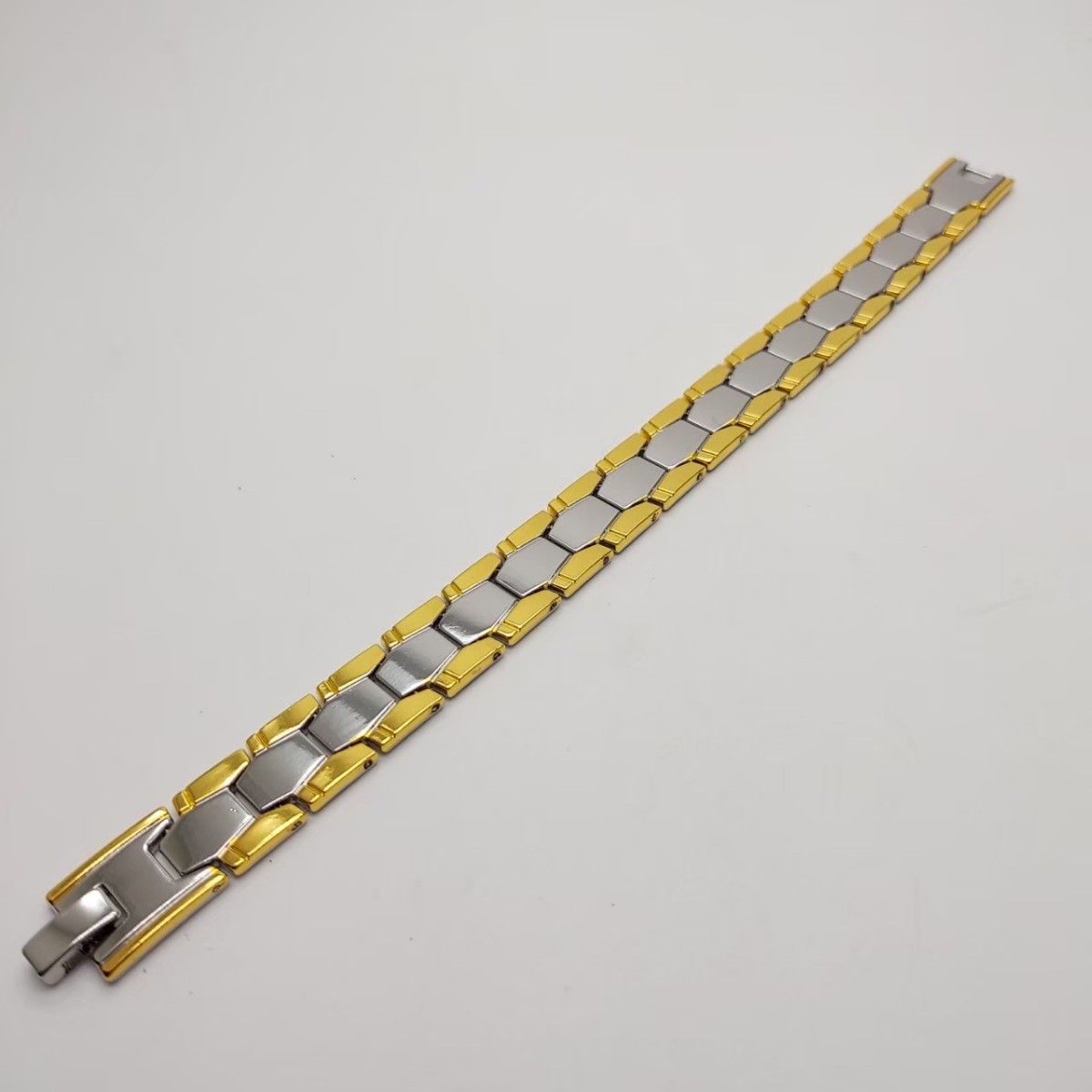 T246 ���� ����ޥ˥��� ���� ���ʼ� �֥쥹��å� ����С� �������