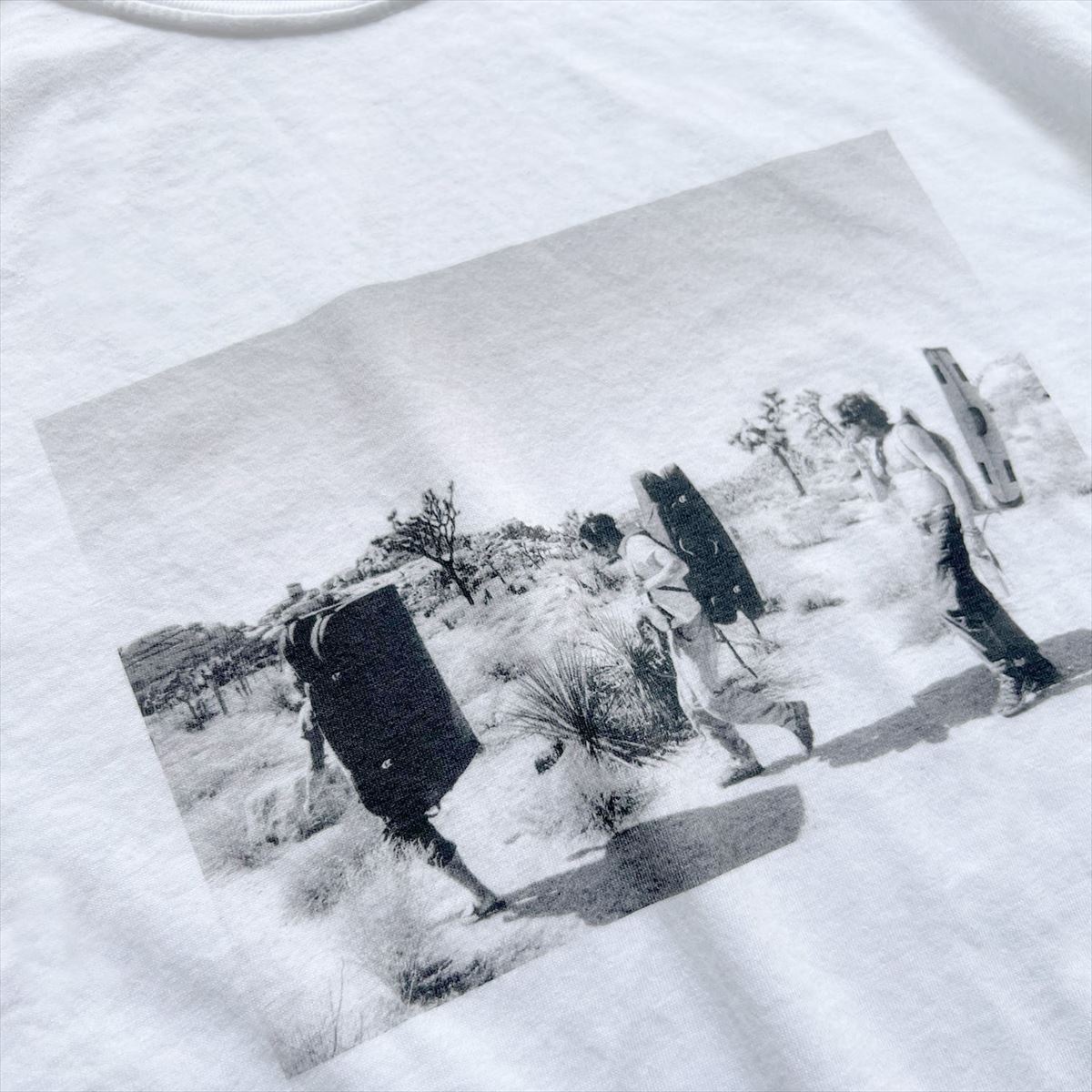 AWESOME "BEYOND BORDERS" TEE