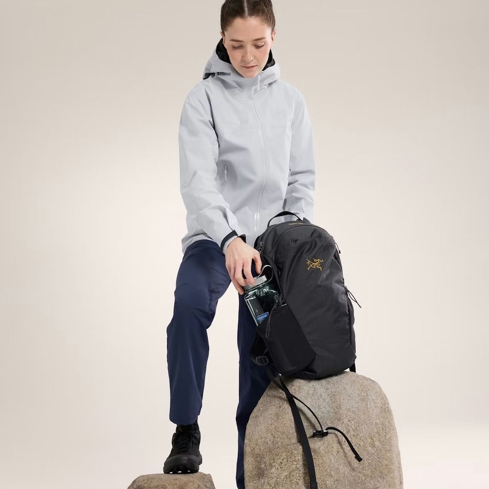 �������ƥꥯ�� �ޥ�ƥ��� 16 �Хå��ѥå� Mantis 16 Backpack Black