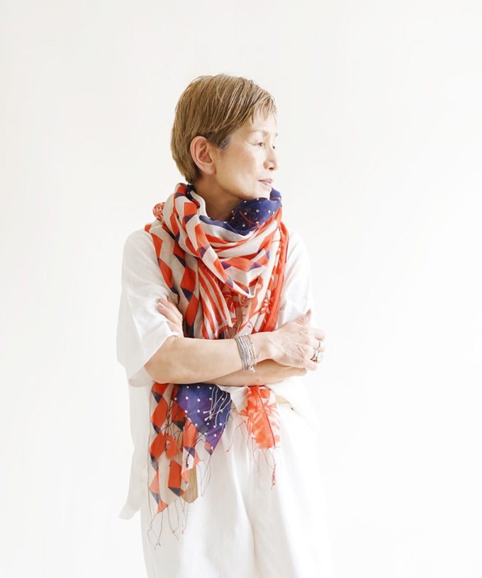 西ドイツ製　大型のkoestelのビンテージ手作赤い服着たマンドリンを弾く天使！ Kusakanmuriストール さーかすてんと あか/ITEM,STOLE,SILK