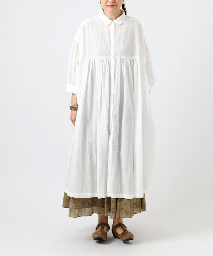 【SALE】サシャワンピ 綿ローンのタックロングワンピース