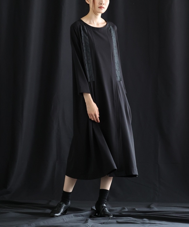 ドリノドレス［Chronicle］タックフリルのブラックドレス