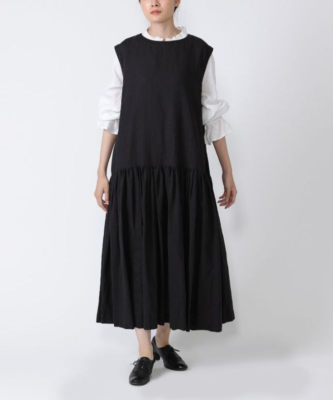 スーザン・B　刺繍をプラスした綿麻ギャザードレス