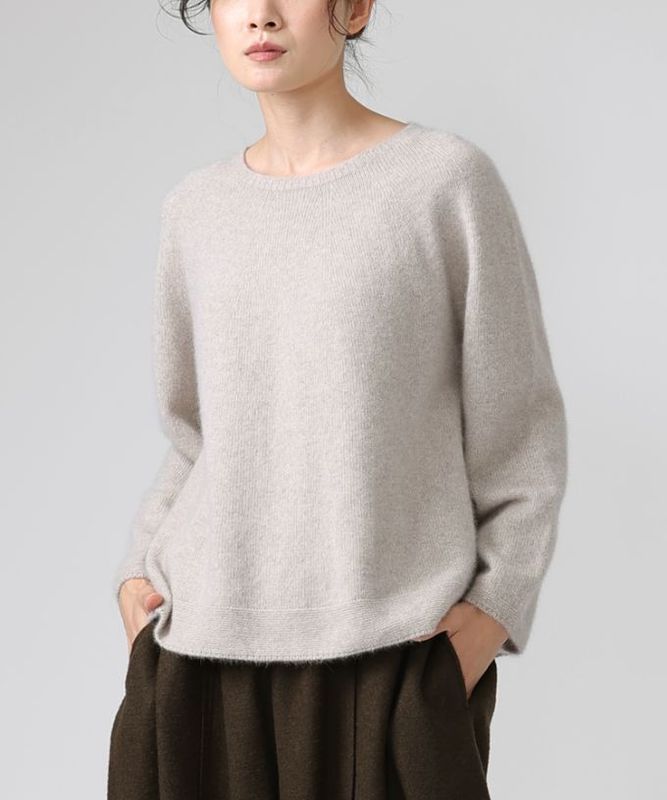 ノエラトップ　軽くあたたかなクルーネックニット