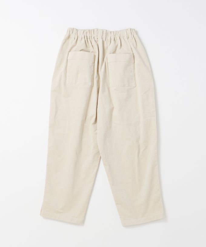 アノアパンツ　細コーデュロイ素材の裾スリットパンツ