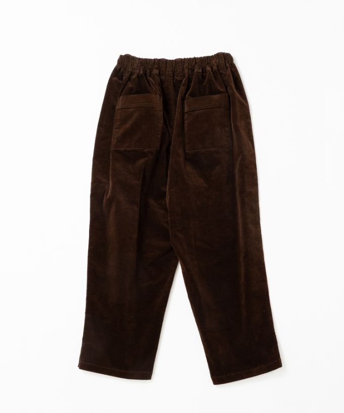 アノアパンツ　細コーデュロイ素材の裾スリットパンツ