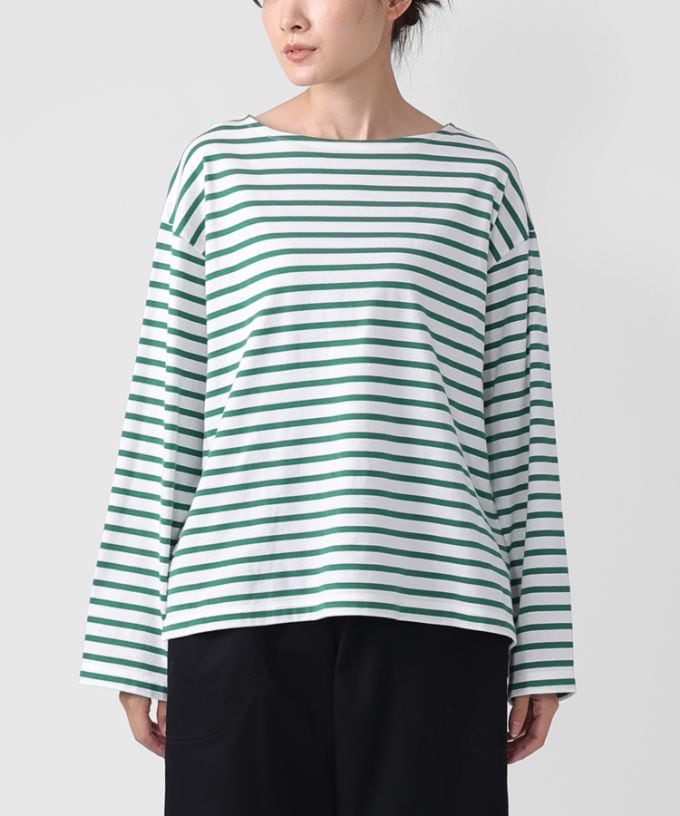 ルーパートップ 爽やかボーダー素材を使ったシンプルな長袖トップス