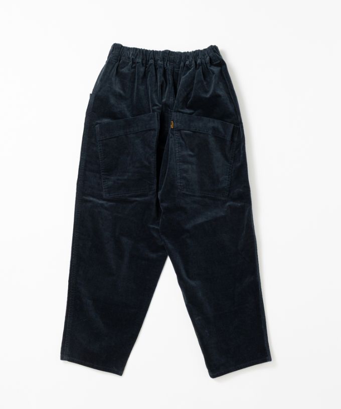 マオパンツロング・16　細コーデュロイ素材のバックポケットパンツ/ロングタイプ