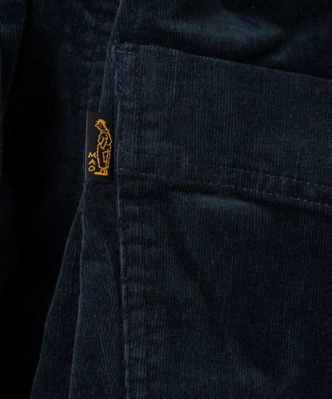 マオパンツロング・16　細コーデュロイ素材のバックポケットパンツ/ロングタイプ