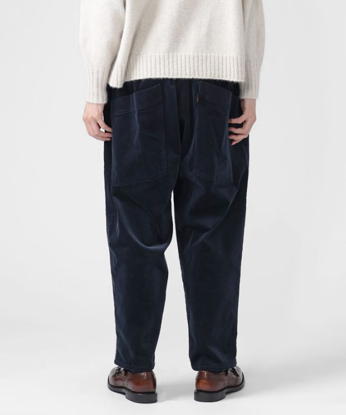 マオパンツロング・16　細コーデュロイ素材のバックポケットパンツ/ロングタイプ