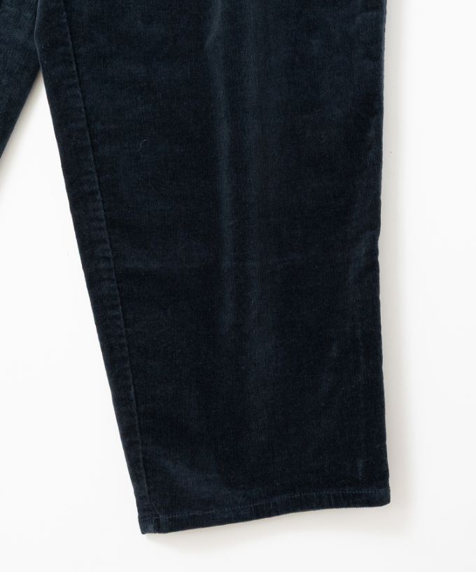 マオパンツロング・16　細コーデュロイ素材のバックポケットパンツ/ロングタイプ