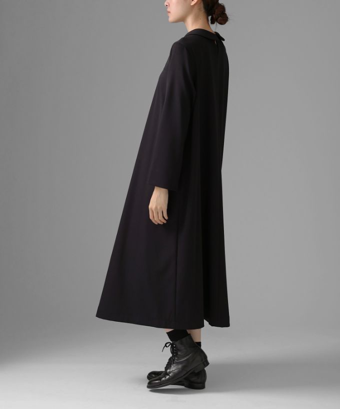 エクセドレス［Chronicle］クラシカルな襟元のブラックドレス