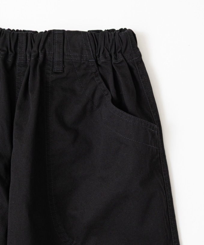 グミパンツ・B　チノ素材のクロップドワイドパンツ