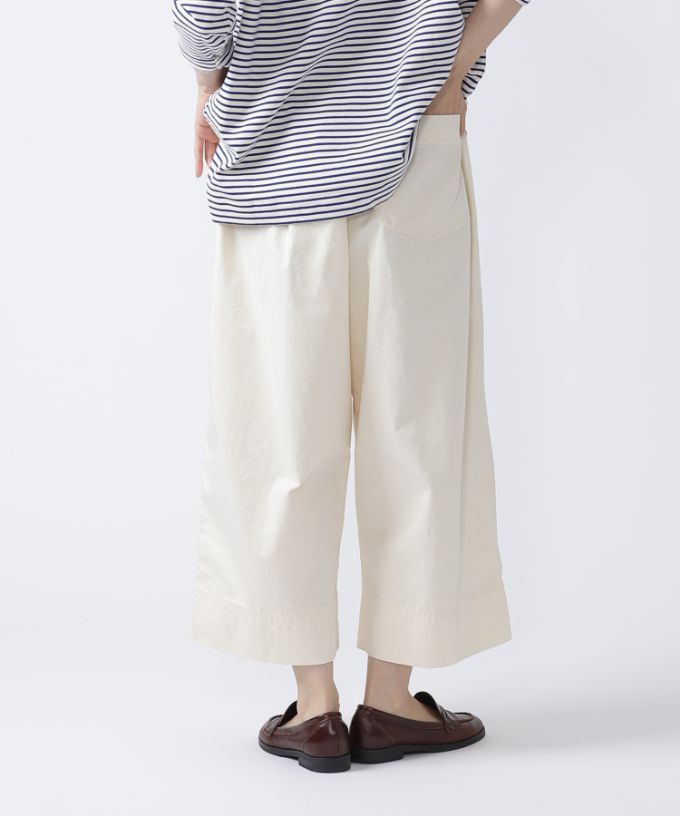 グミパンツ・B　チノ素材のクロップドワイドパンツ