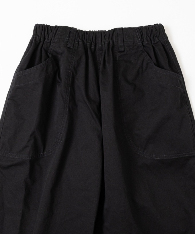 グミパンツ・B　チノ素材のクロップドワイドパンツ
