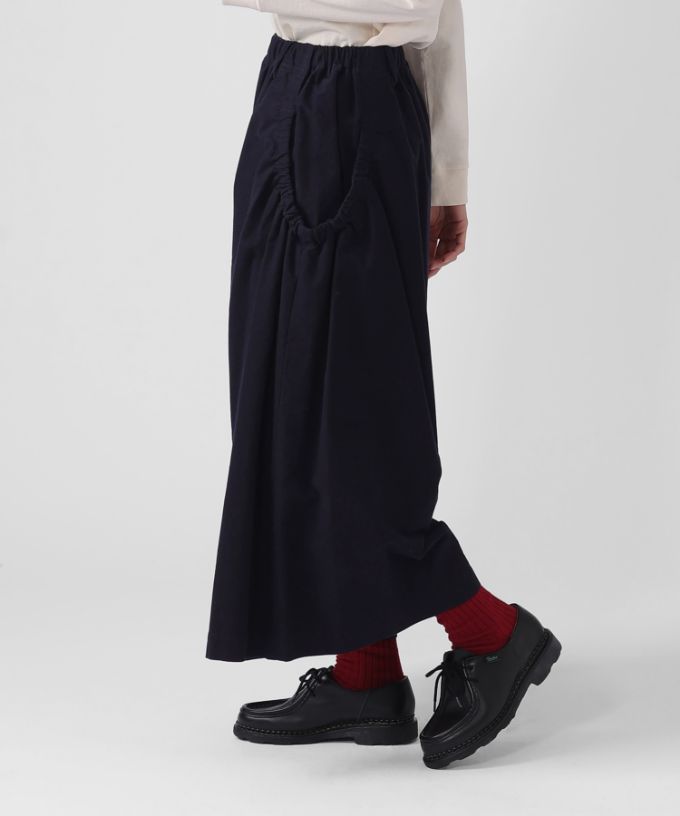 オトパンツ　ストレッチ素材のギャザーワイドパンツ