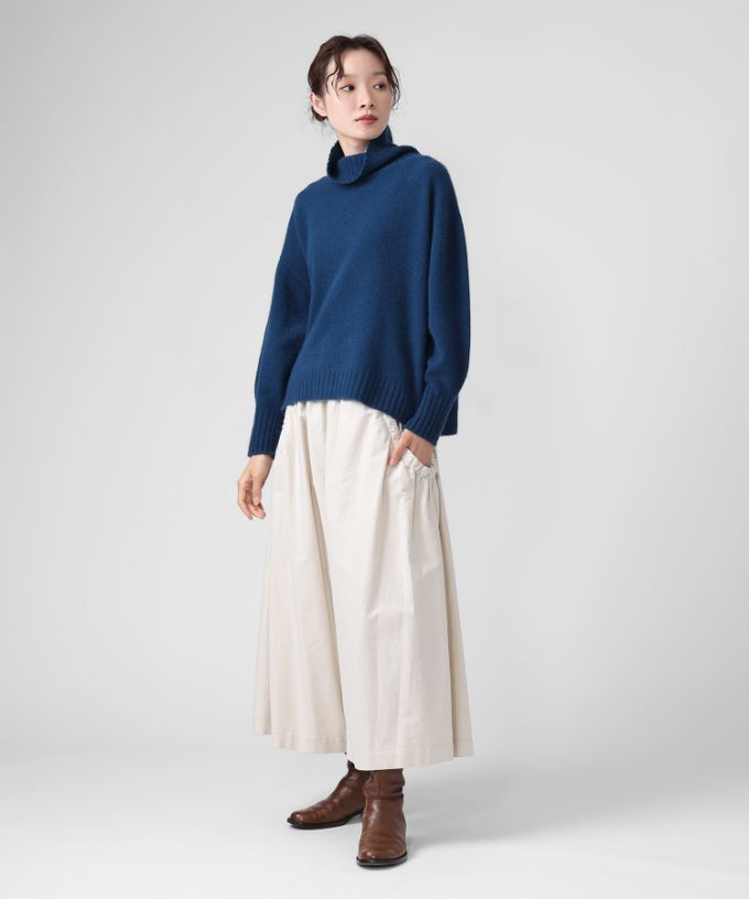 オトパンツ　ストレッチ素材のギャザーワイドパンツ