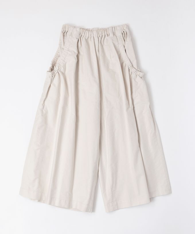 オトパンツ　ストレッチ素材のギャザーワイドパンツ