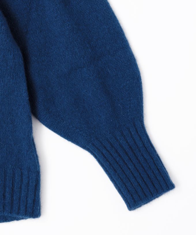 マセルトップ　大きなタートルネックのやわらかニット