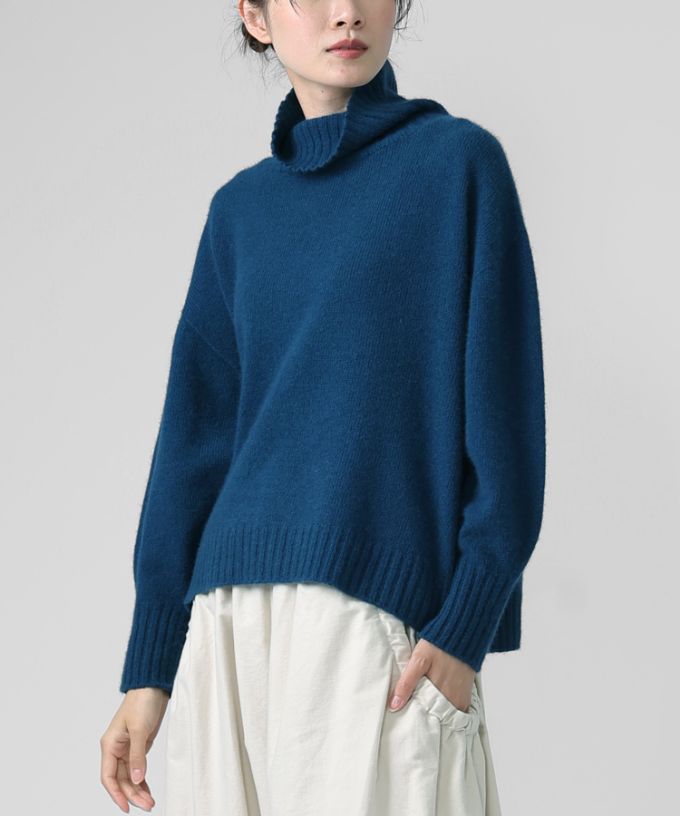 マセルトップ　大きなタートルネックのやわらかニット