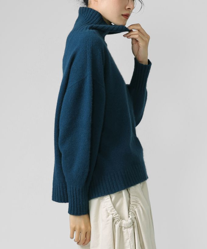 マセルトップ　大きなタートルネックのやわらかニット