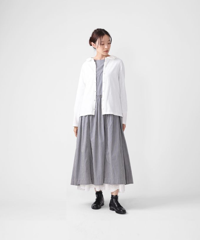 アクシア　ふんわり丸襟のストレッチコットンブラウス