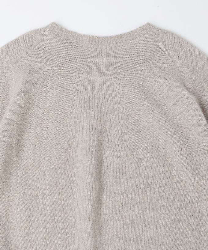 ノエラトップ　軽くあたたかなクルーネックニット