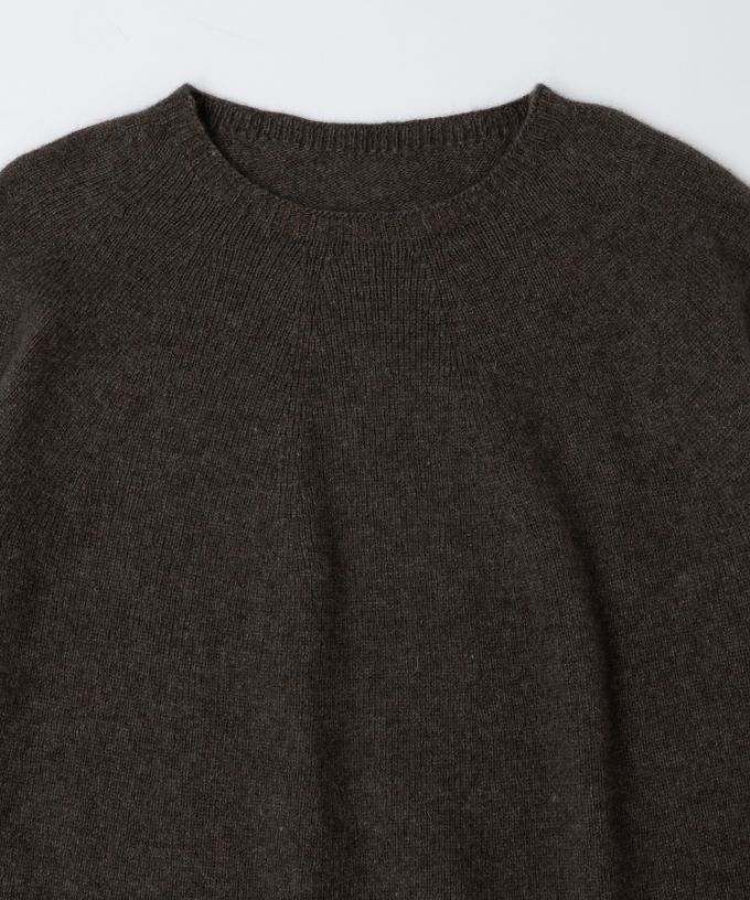 ノエラトップ　軽くあたたかなクルーネックニット