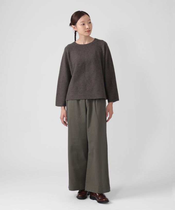 ノエラトップ　軽くあたたかなクルーネックニット