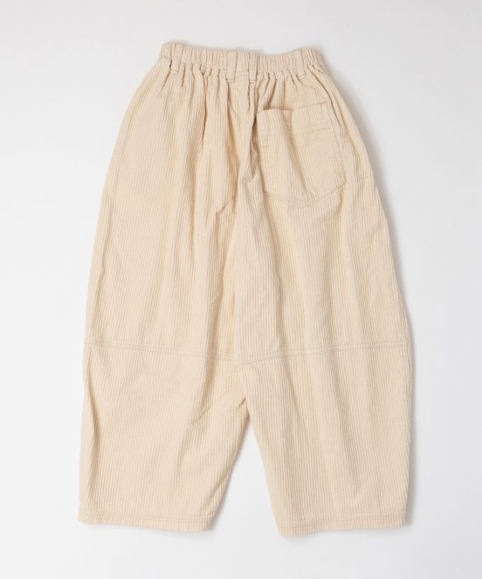ラッカーパンツ・U　太コーデュロイのコクーンシルエットパンツ