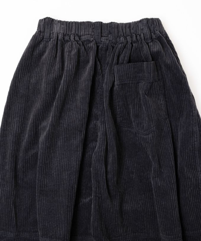 ラッカーパンツ・U　太コーデュロイのコクーンシルエットパンツ