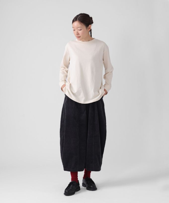 ラッカーパンツ・U　太コーデュロイのコクーンシルエットパンツ