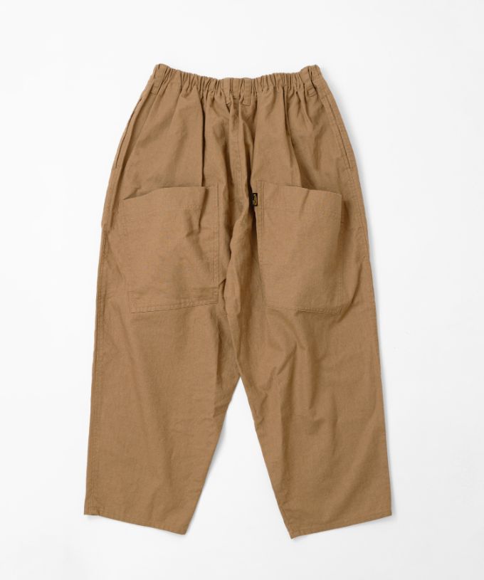 マオパンツ・28　綿麻素材の後ろビッグポケットパンツ