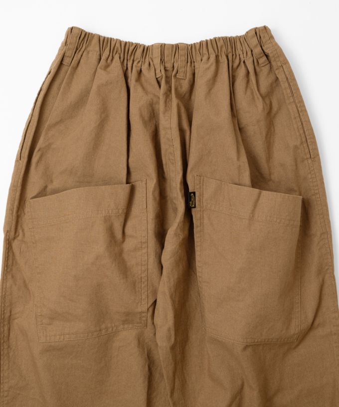 マオパンツ・28　綿麻素材の後ろビッグポケットパンツ